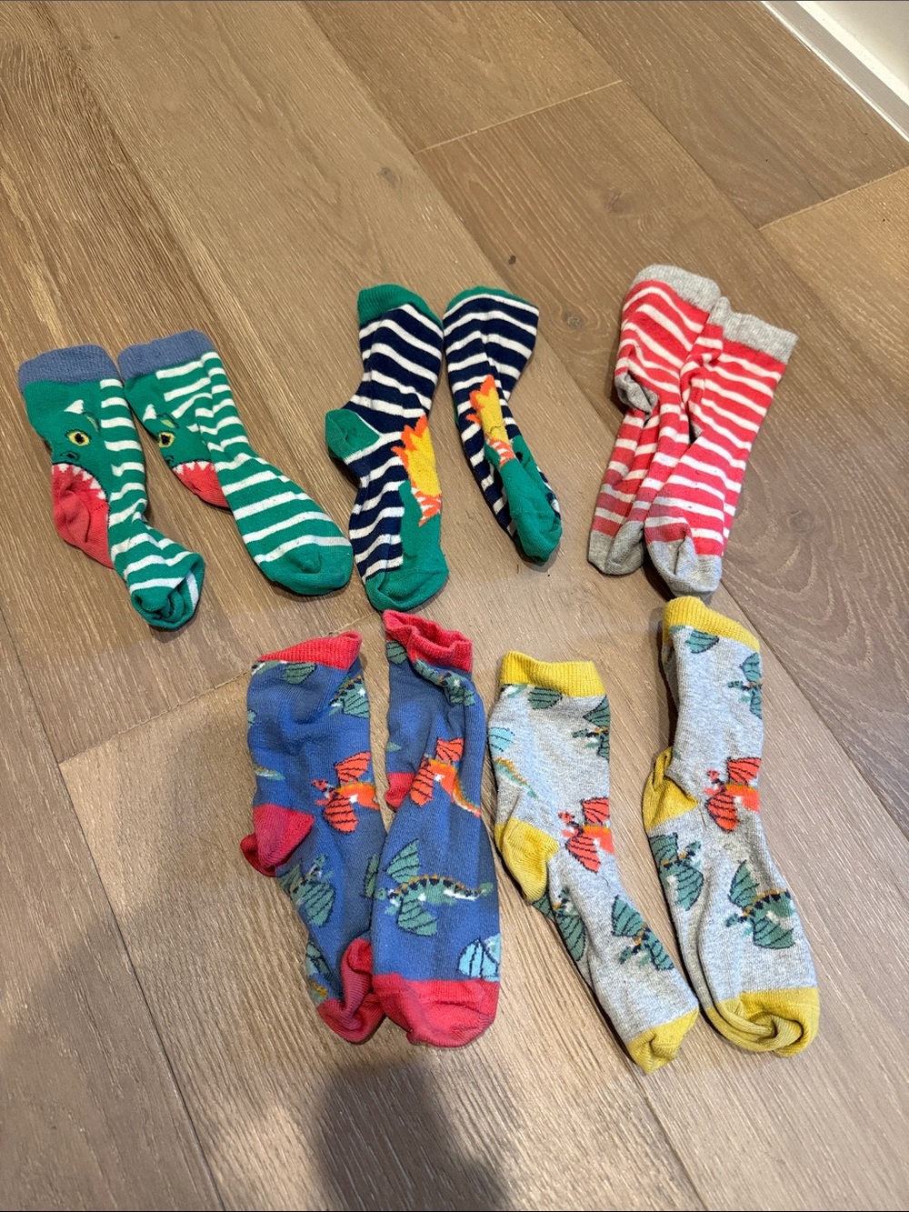 Pack of 5 Mini Boden Kids Dragon-Themed Crew Socks Size 10-13